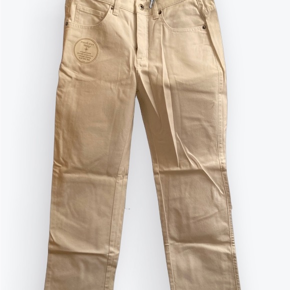 New Women white Levi jeans. - Picture 1 of 8